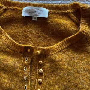 Like New Sezane Leon sweater size Medium